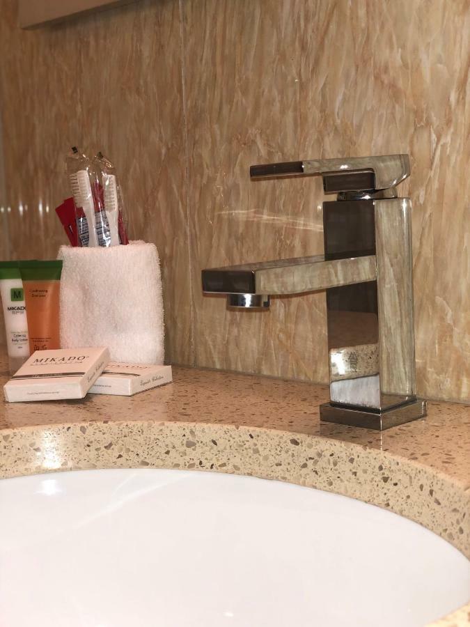 Elmhurst Hotel Нью-Йорк Экстерьер фото