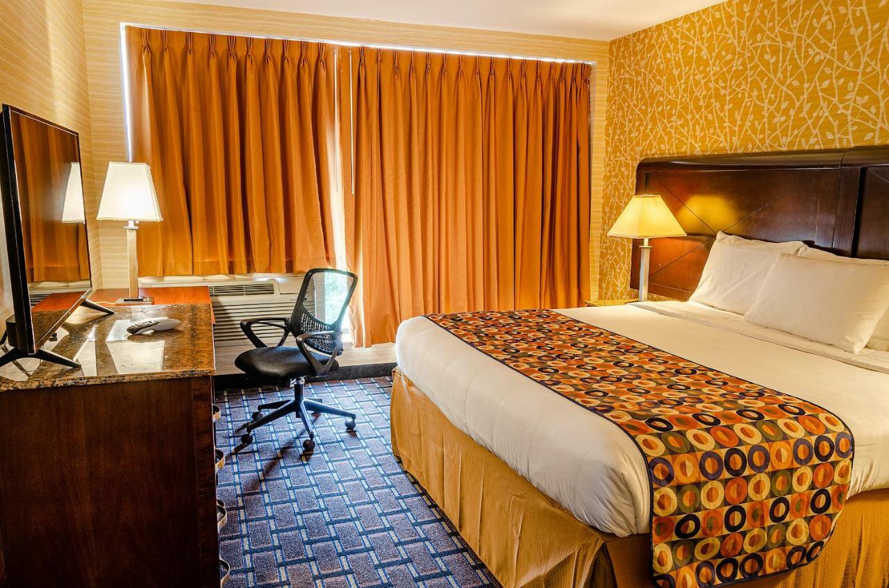 Elmhurst Hotel Нью-Йорк Экстерьер фото
